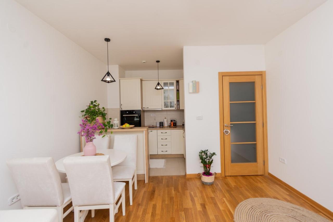 Lux City Apartment With Parking Podgorica Exterior foto